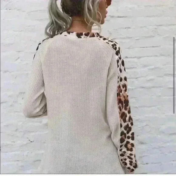 Leopard Print Waffle Sleeve Top - Picture 2 of 4
